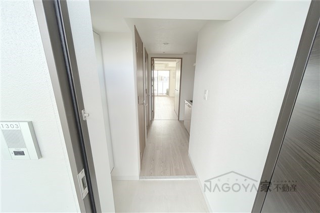 エスリード栄ラ・ヴィ 玄関