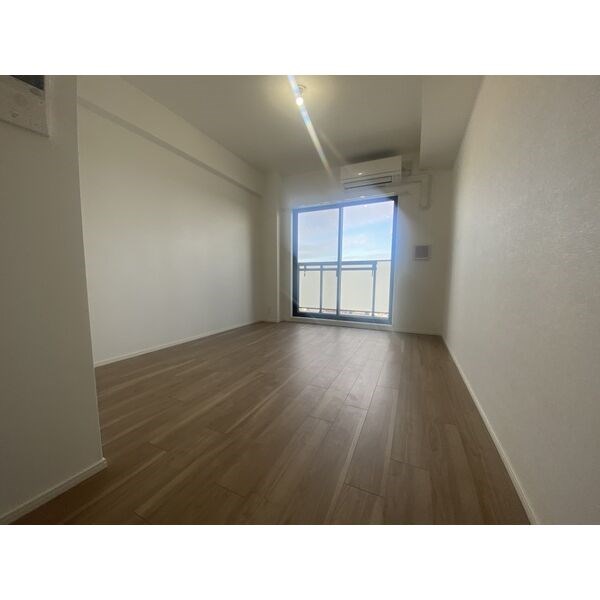 リシュドール川名駅 リビング