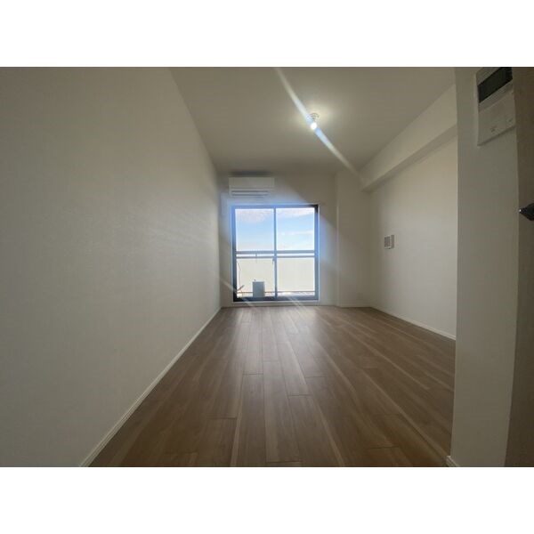 リシュドール川名駅 リビング