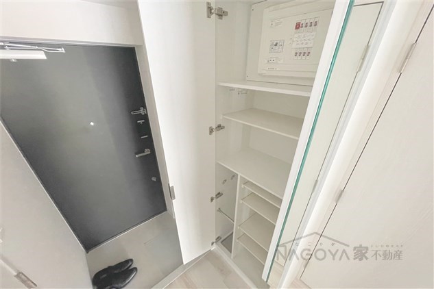 エスリードレジデンス上前津フロント 玄関