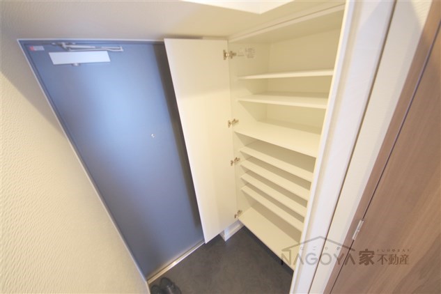 La Douceur志賀本通Ⅱ 玄関