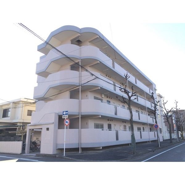 ファミール八代 外観