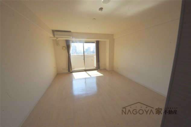 TQレジデンス名古屋錦 リビング