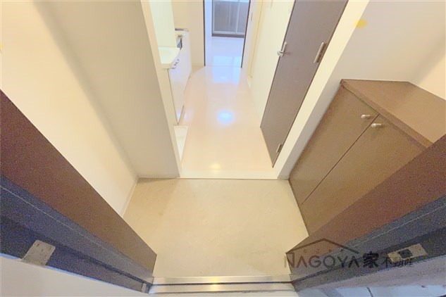 リヴェール白壁 玄関