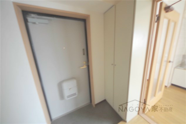 グランビル泉 玄関