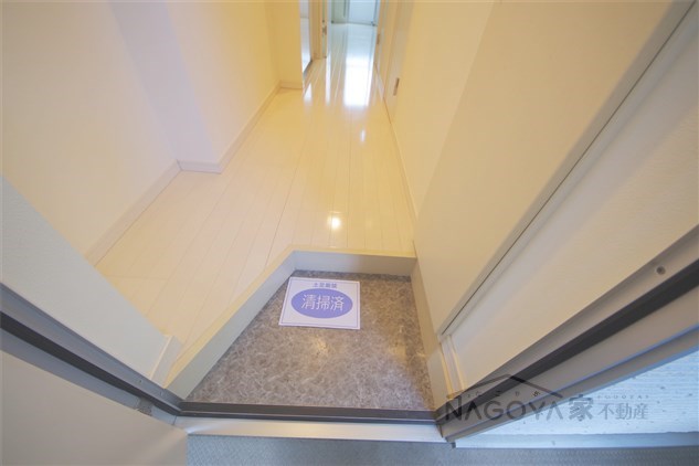 アイビス白壁 玄関