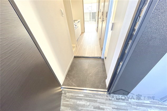 プレサンス新栄ユリシス 玄関