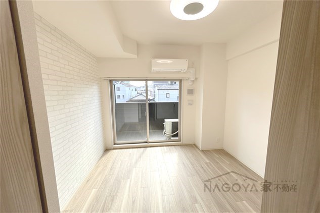 プレサンス新栄ユリシス リビング