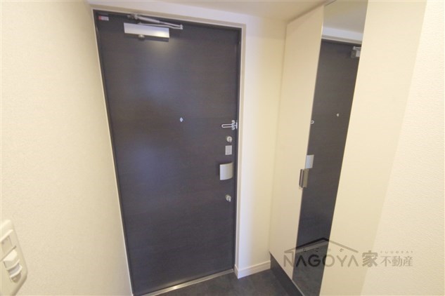 プレサンスジェネ新栄町駅前葵 玄関