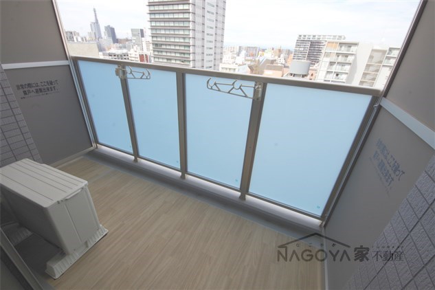 プレサンスジェネ新栄町駅前葵 ベランダ