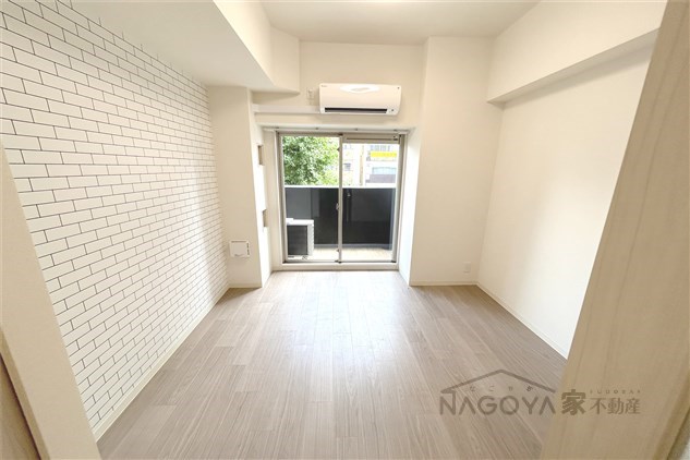 プレサンス広小路通今池 リビング