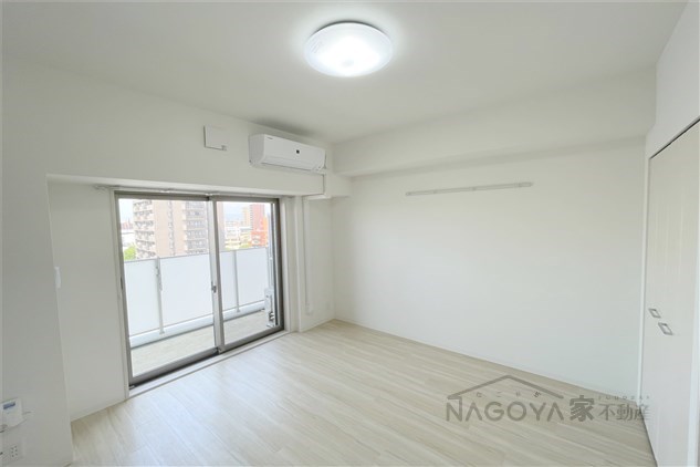 ブリリアコート金山 リビング