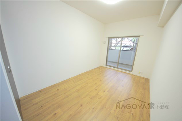 パルティール上前津 リビング