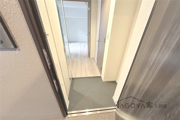 プレサンス鶴舞パークグラッド 玄関