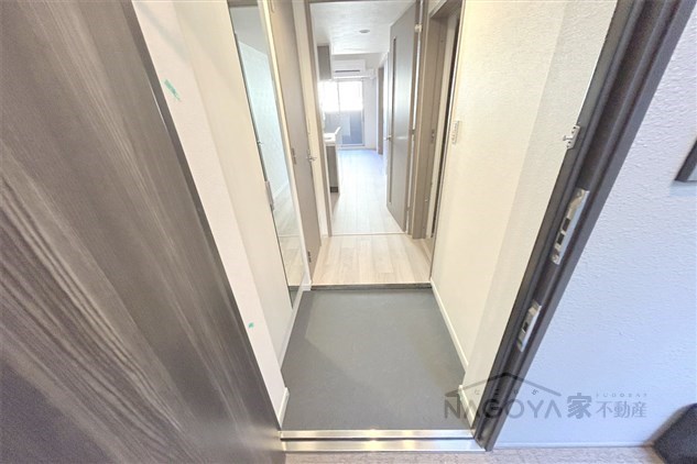 プレサンス鶴舞パークグラッド 玄関