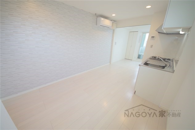 スクーデリア リビング