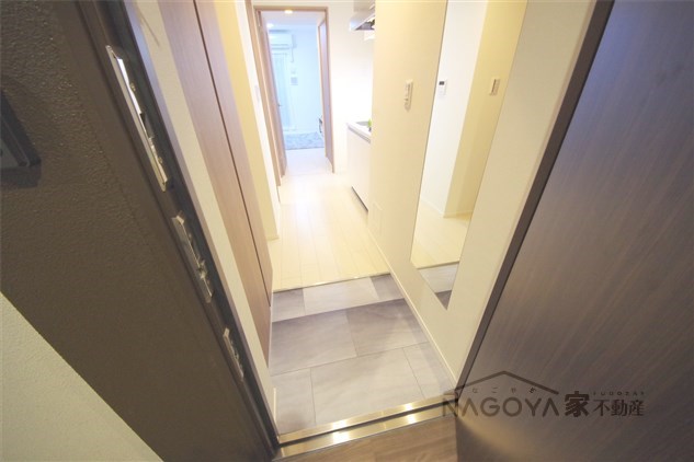 リヴシティ新栄 玄関