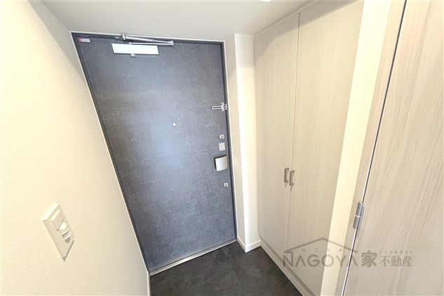 ディアレイシャス名古屋太閤通Ⅱ 玄関