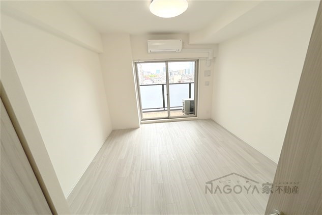 ディアレイシャス名古屋太閤通Ⅱ リビング