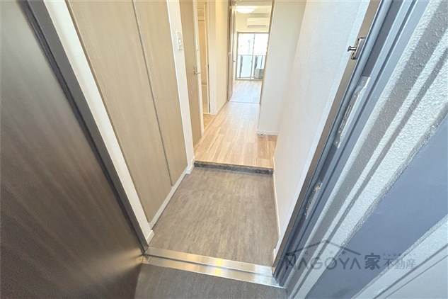 ラグゼナ上前津 玄関