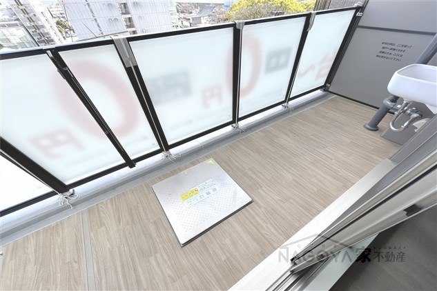 プレサンスロジェ栄三丁目 ベランダ