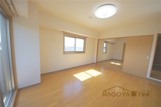 サン東山公園ウエスト リビング