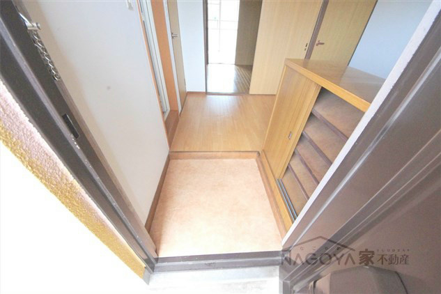 川奈ハイツ 玄関