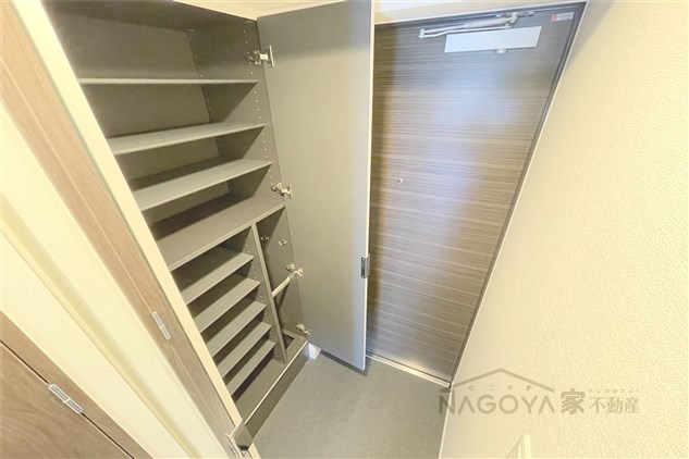 メイクスデザイン鶴舞 玄関