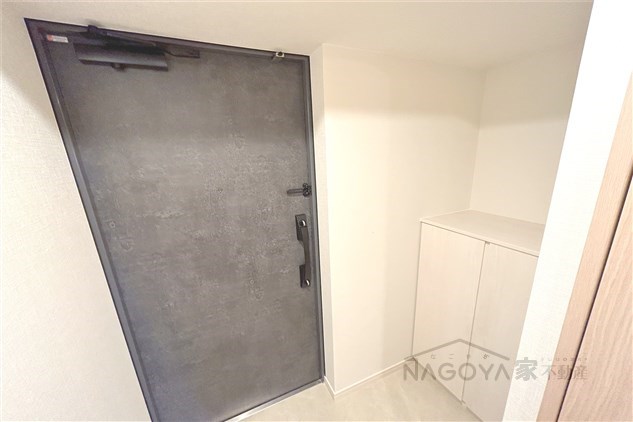 ステージファースト名古屋尾頭橋 玄関