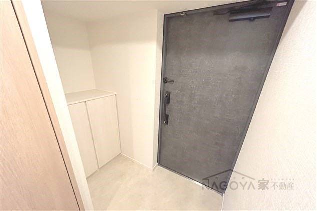 ステージファースト名古屋尾頭橋 玄関