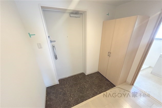 Notre Chez nous SANNOU 玄関