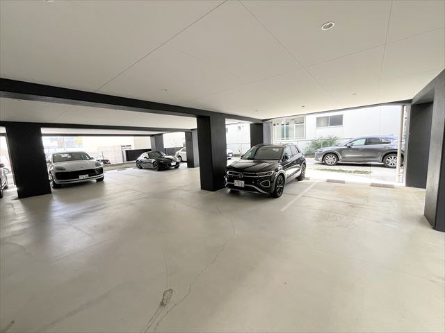 C・P・Pure隼人町 駐車場