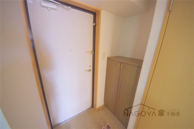 セレブランド堀田駅前 玄関