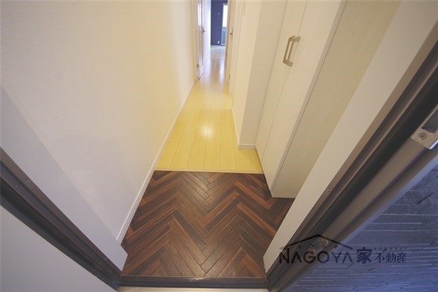 クラージュ平安 玄関