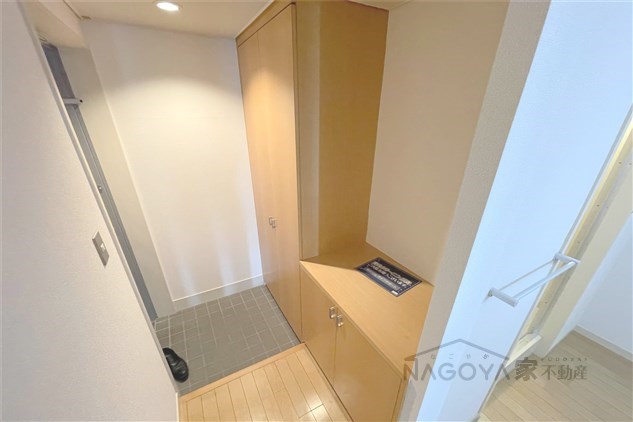 鶴舞ガーデンコート 玄関