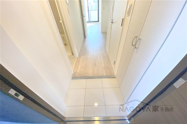 プレイズシード葵 玄関