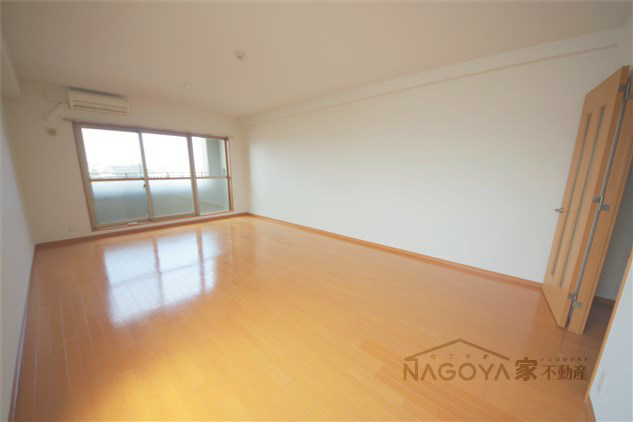 グランドエル志賀 リビング