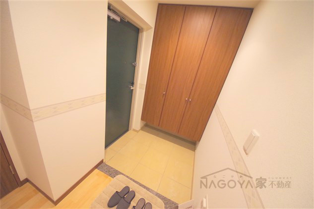ロイヤルパークス千種 玄関