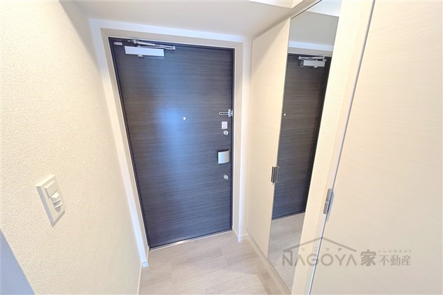 ディアレイシャス名古屋太閤通 玄関