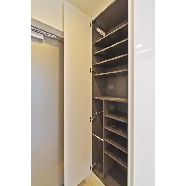 セレニティー星ヶ丘 玄関