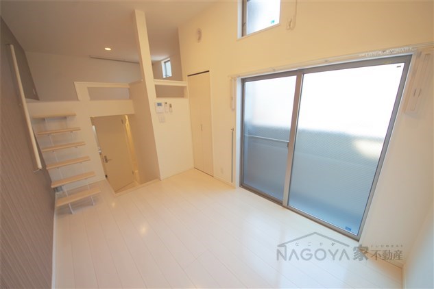 ラ・ネージュ筒井 リビング