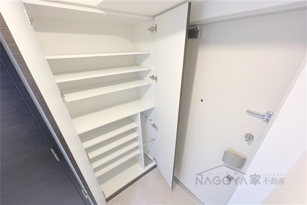 エステムコート名古屋鶴舞シエル 玄関