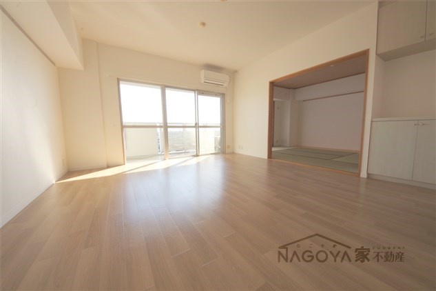 ウェルフォート幸川 リビング