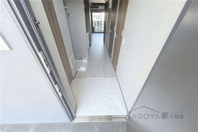 メイクスWアート丸の内 玄関