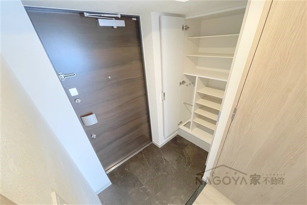 プレサンス太閤通ファシール 玄関