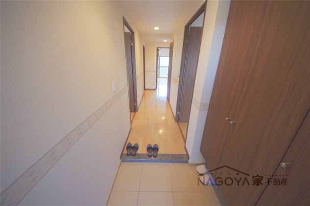 ロイヤルパークス千種 玄関