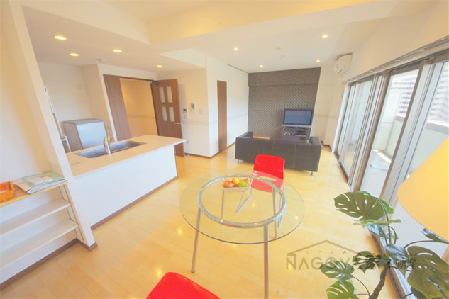 ロイヤルパークス千種 リビング