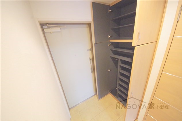 プロビデンス杁中 玄関