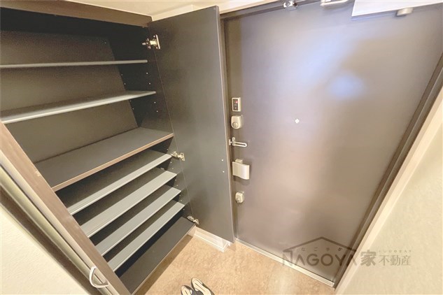 ドゥーエ千種 玄関