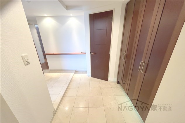 リエトコート丸の内 玄関